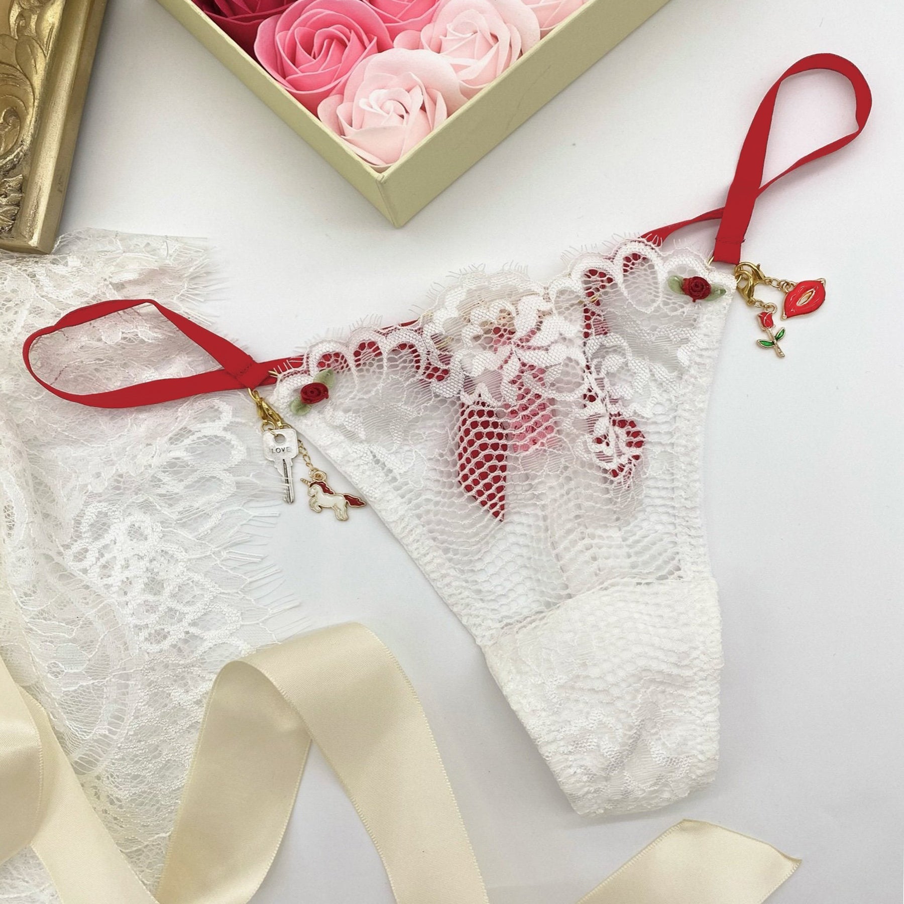 Valentine rose thongs gift pack for wife sexy red flower thongs Lace  Panties G-string Y back T-Back lingerie briefs hipster underwear Gifts  Erotic